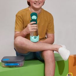 Boy using the lunchbox and waterbottle