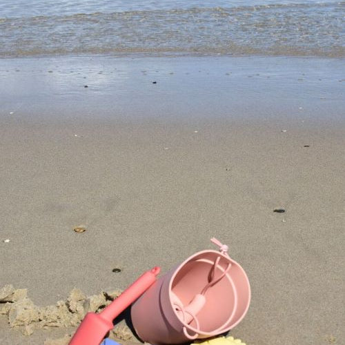Beach set pink sundae on the beach