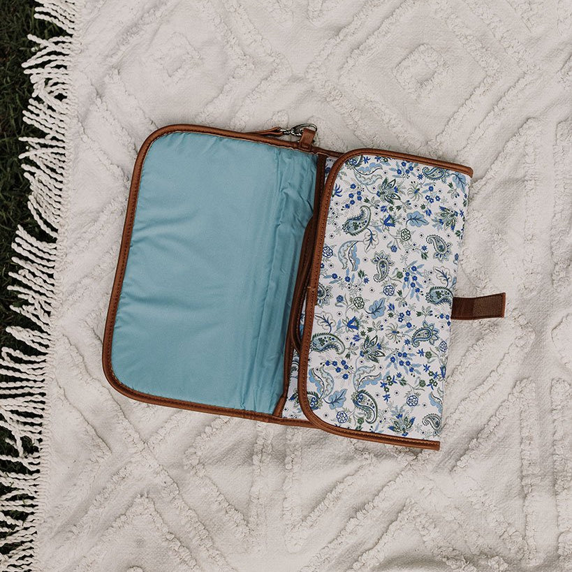 Change mat in blue paisley