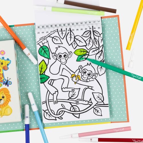 Inside of colouring set zoo