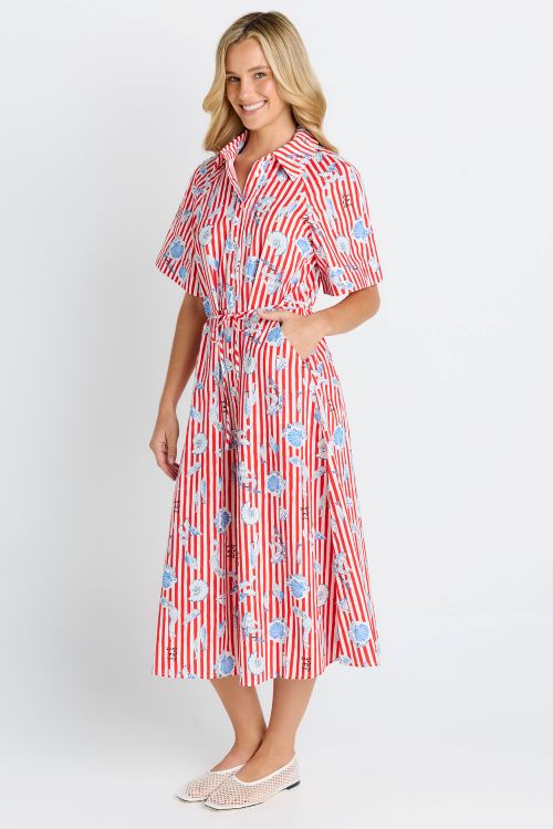 lady wearing the amalfi dress by betty basics